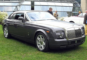 800px-Rolls-Royce_Phantom-Coupé_Front-view