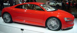 800px-Audi_e-tron_(front_quarter)